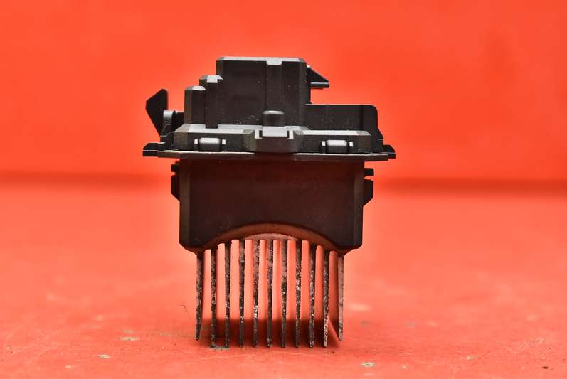 фото №6, Резистор обдув резистор резистор t1033613f-b mazda mx5 mx-5 4 iv nd 15-23