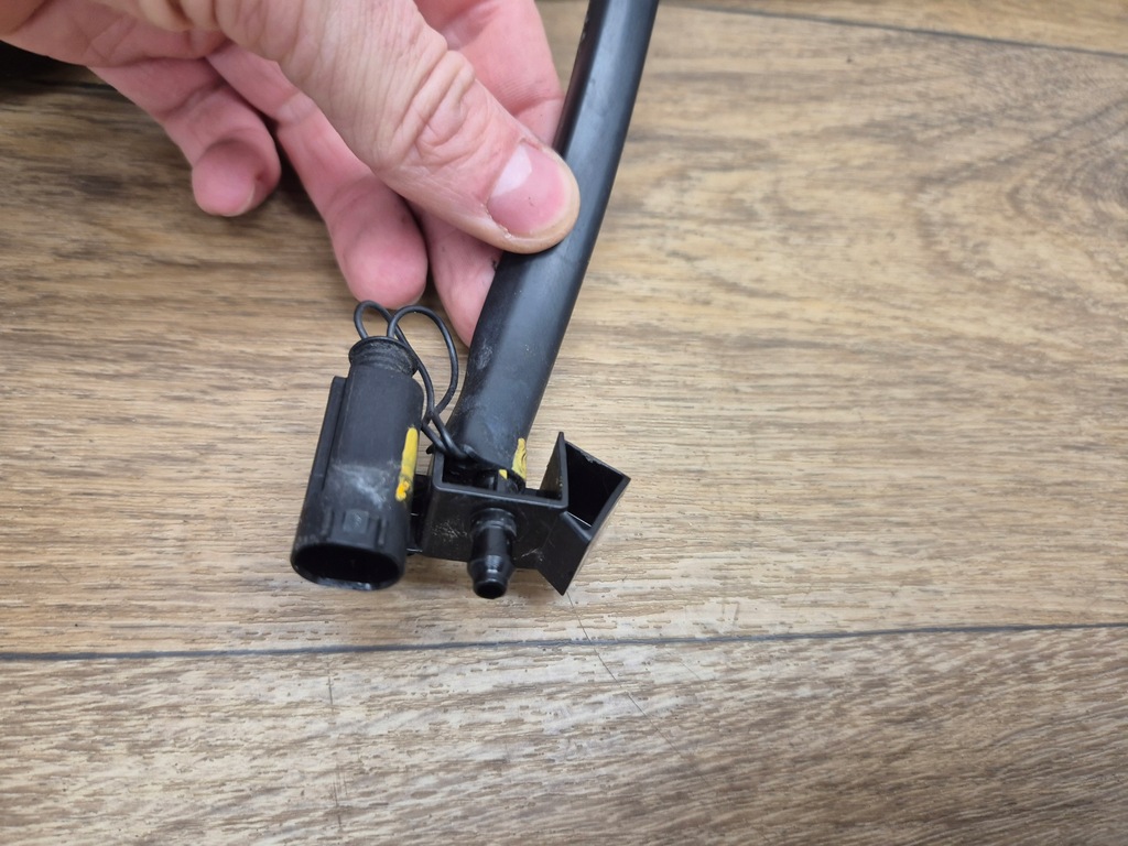 фото №8, Bmw 5 g30 g31 f90 шланг омывателя капот форсунки 7388756