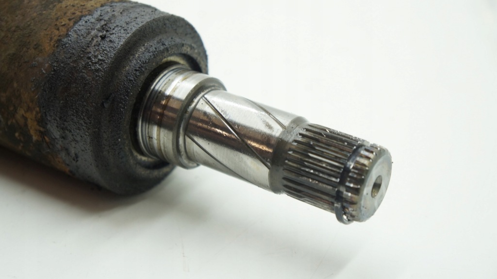 фото №4, Volvo v70 приводной вал правая задняя 31259504