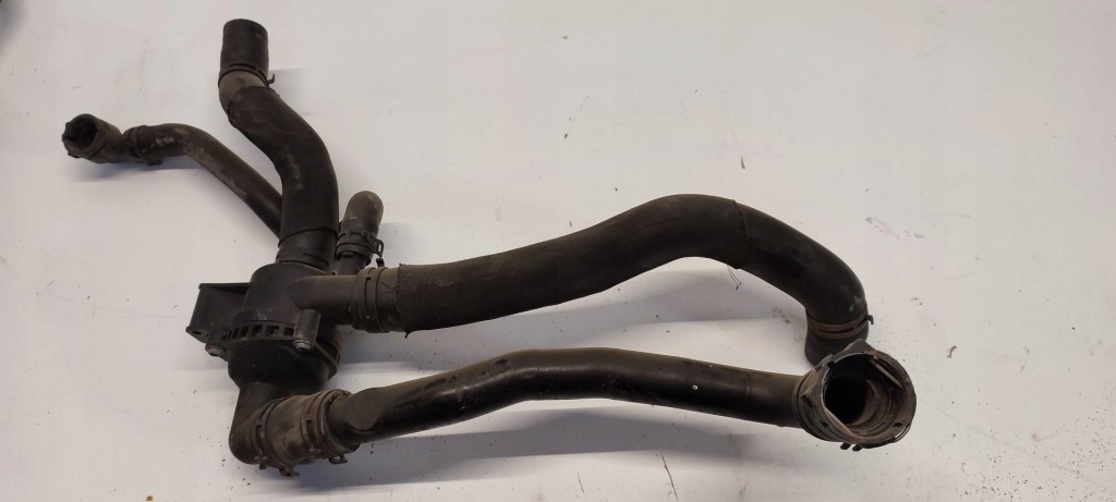 фото №1, Корпус термостата wąż трубка jaguar xj x351 9x23-8a586-ad