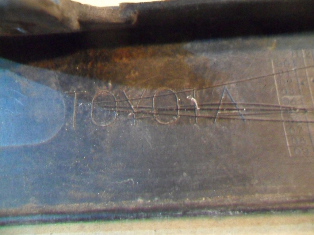 Молдинг бампера накладка-спойлер toyota corolla sdn 2001 Киев