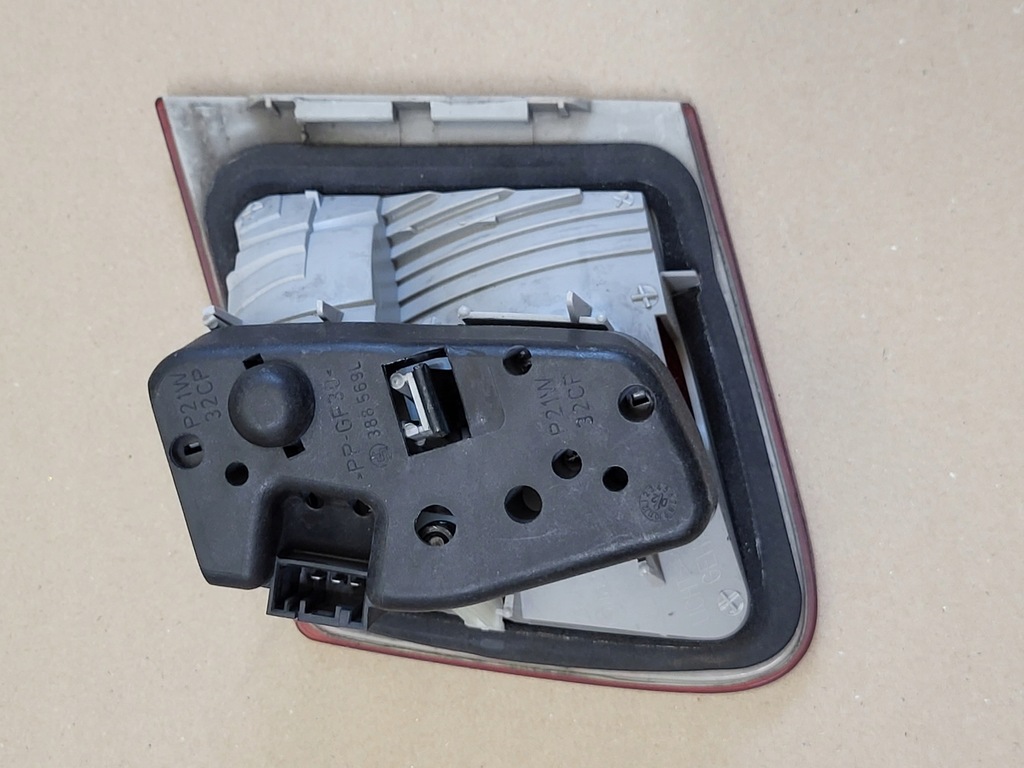 фото №7, Лампа w крышка задняя левая задняя bmw 3 e46 комплектная вкладыш оригинальный номер eu