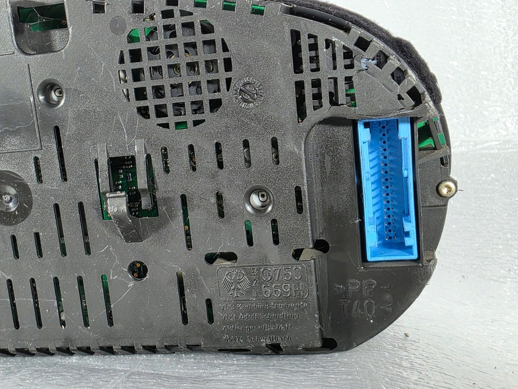 фото №10, Счетчик приборы audi a3 8l 1.8t 8l0920980e fis