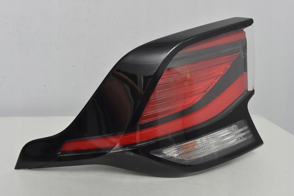 фото №2, Kia sportage 5 v лампа левая задняя led 92401r2000