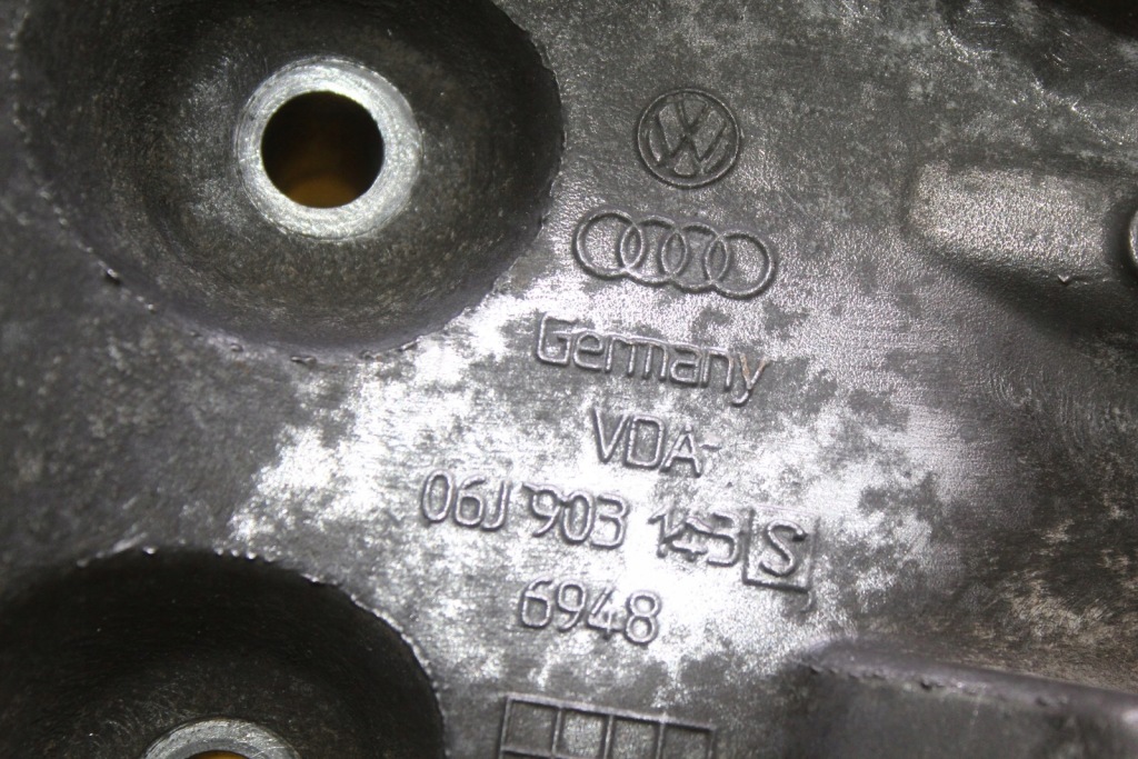 фото №8, Основа фільтра оливи seat leon ii vw audi skoda 1.8 tfsi bzb 06j903143s