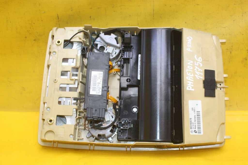 фото №7, Ліхтарі салону перед vw phaeton 3d0907135d