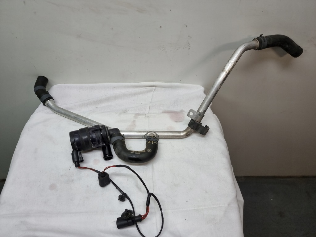 фото №1, Porsche cayenne 7p5 трубка wąż wody помпа