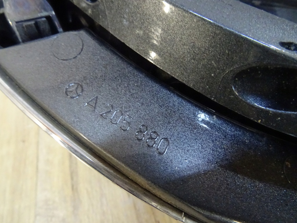 Хром решітка  решітка радіатора mercedes w205 a2058801583 llu Ціна