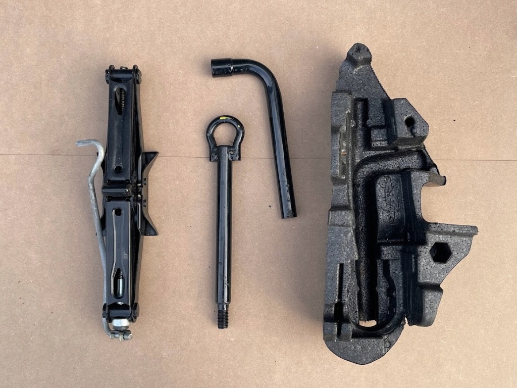 фото №1, Набір домкрат hak ключ renault megane iii scenic iii оригінальний номер 995040009r