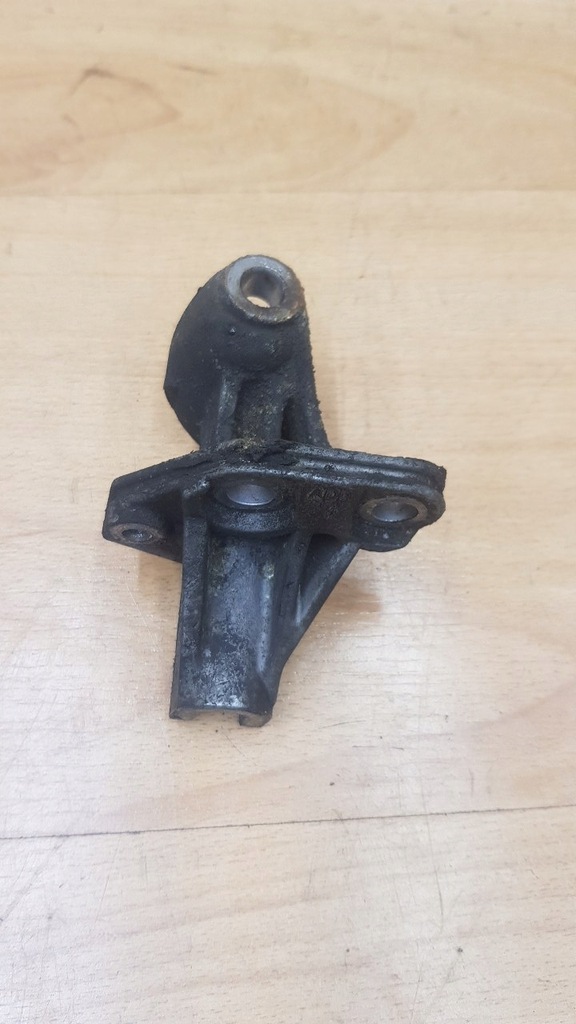 фото №1, Кронштейн кронштейн генератора audi a8 d2 lift 2.5 tdi