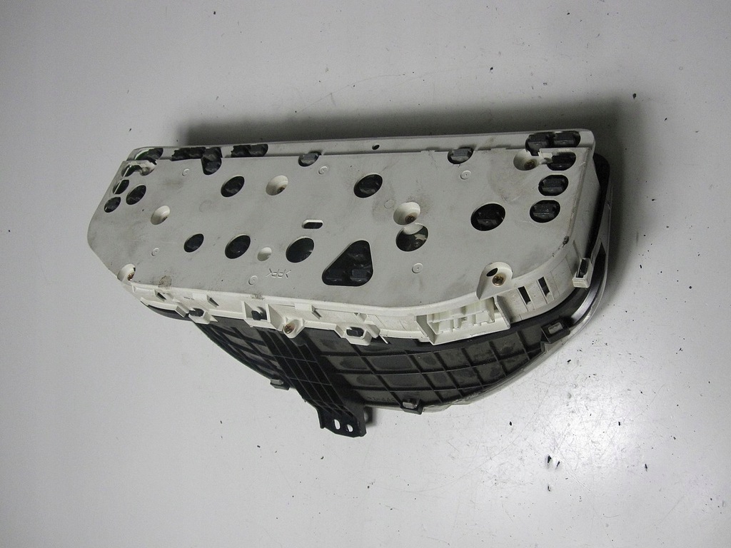 фото №9, Счетчик приборы mazda mpv 2.0d 04r obr