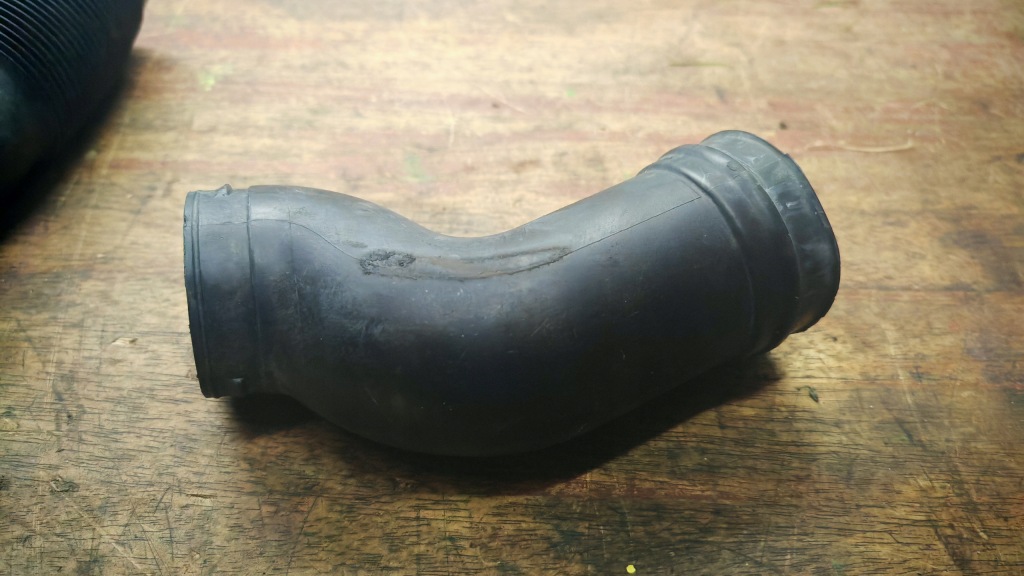 фото №1, Шланг труба воздухозаборник воздуха mercedes w251 3.0 cdi a2515051361