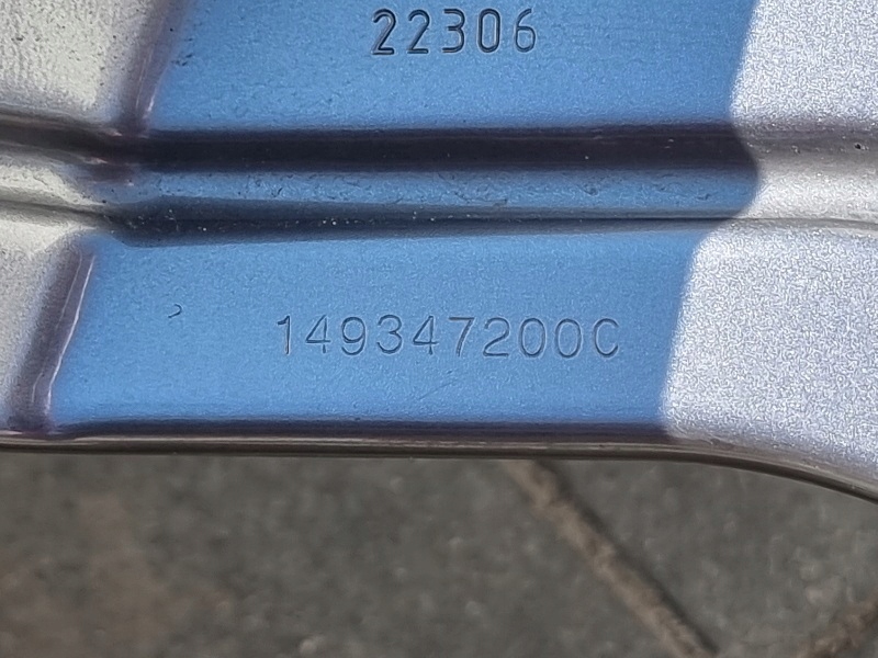 фото №7, Tesla y крила правий передній перед