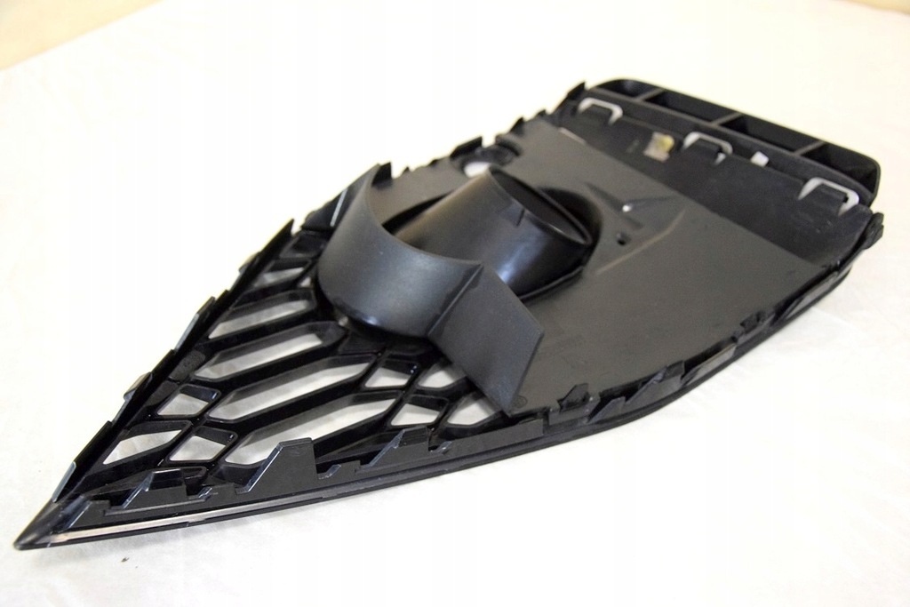 фото №11, Audi rs4 b9 8w0 22-r. lift решётка w бампер правая