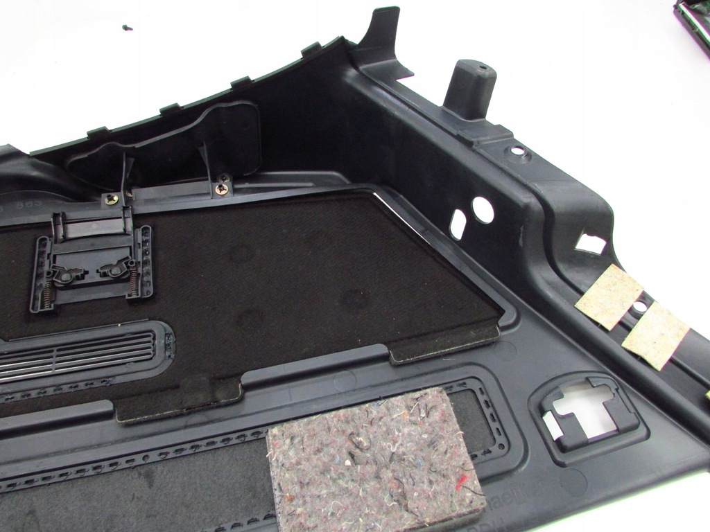 фото №8, Audi s3 8l обшивка багажника правый задняя 8l3863880a