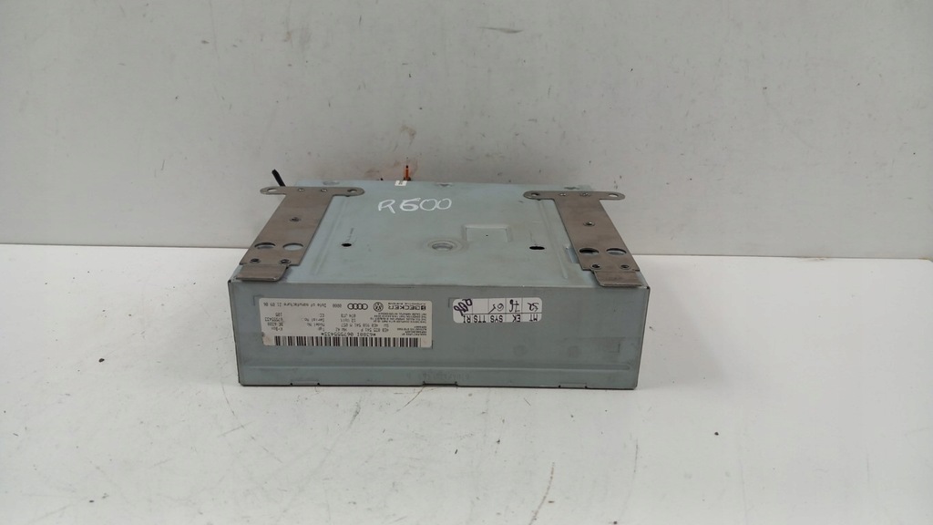 фото №1, Audi a8 d3 q7 4l тюнер радіо 4e0035541p