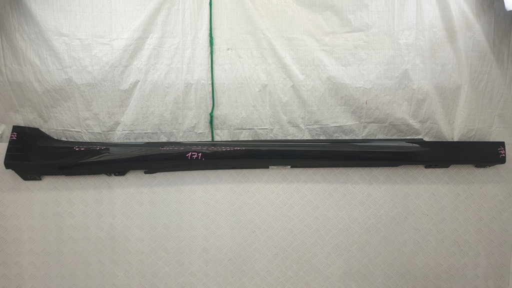 фото №1, Bmw 8 g16 m-pakiet молдинг порог правая