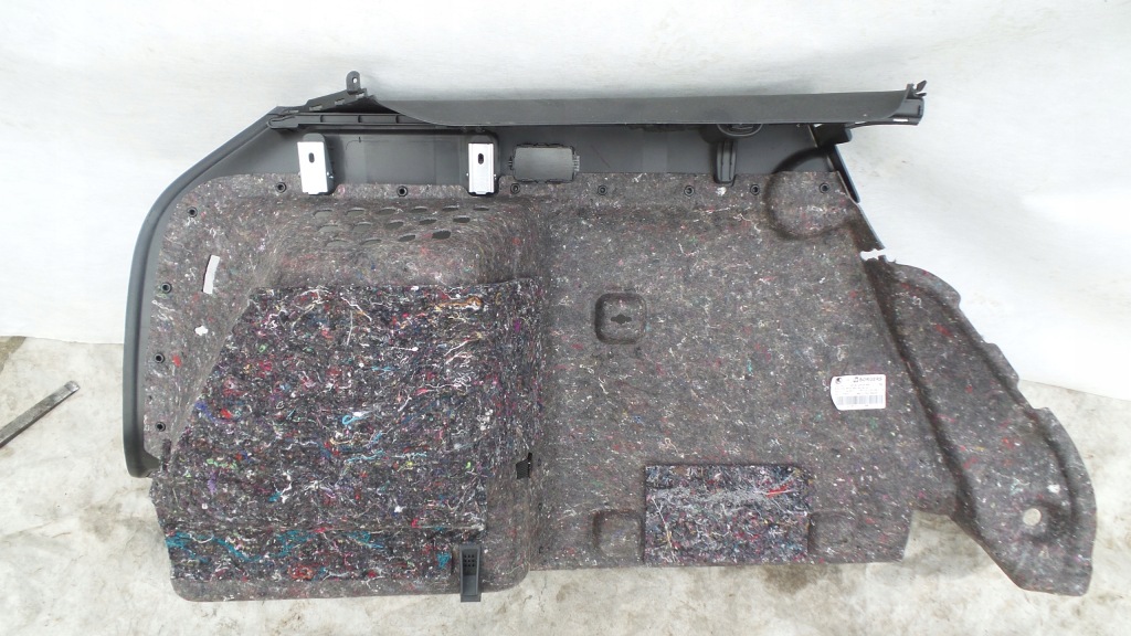 фото №8, Обивка обшивка багажника правый skoda octavia iii 5e9867428ar 5e9867428