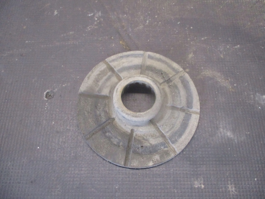 Гумові кронштейни пружини лівий задній opel zafira b 05-14r Київ