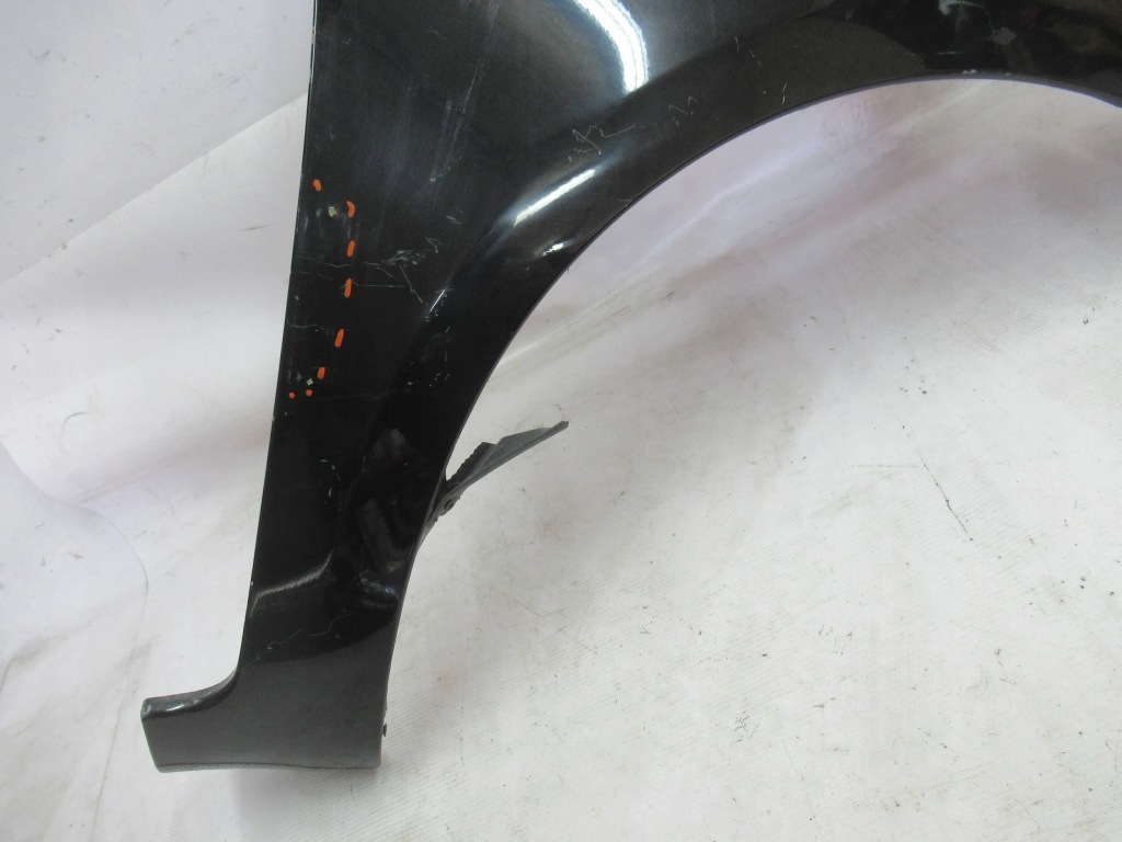 Крила перед передній правий toyota yaris 2 2 Зі Шроту