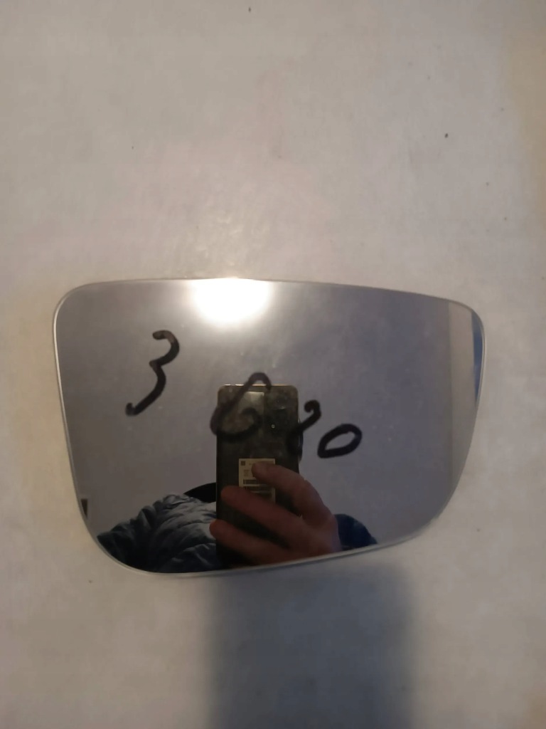 фото №1, Bmw 3 g20 g21 вкладыш зеркало правый перед