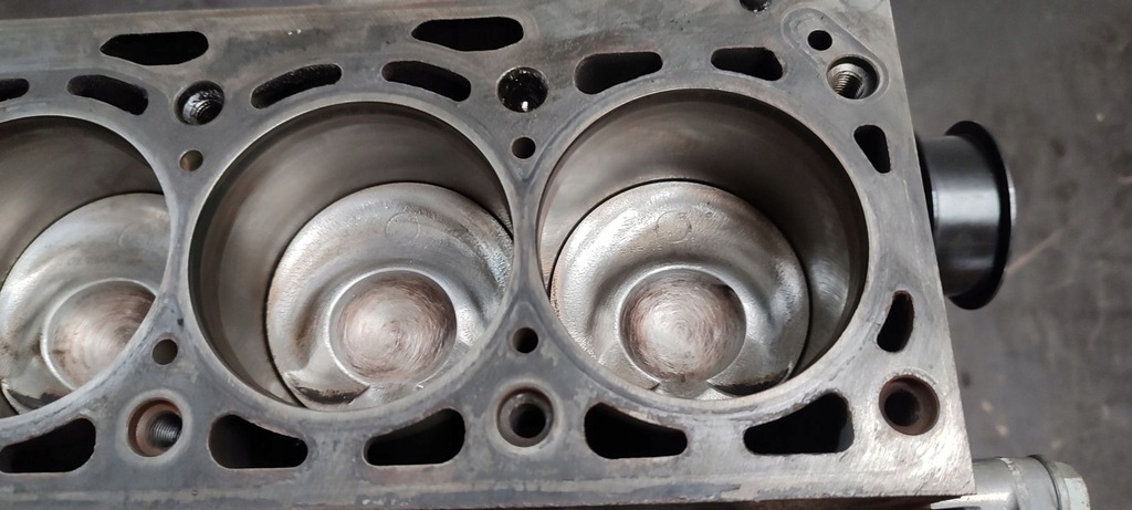 фото №13, Блок dół двигуна bad vw golf iv 1,6 fsi