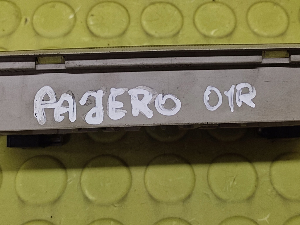 фото №5, Mitsubishi pajero 3 лампа кабины mr330450