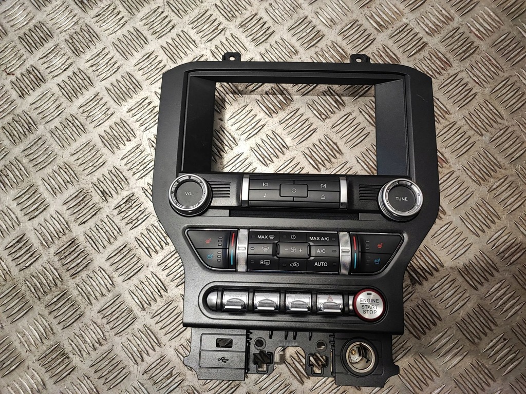 фото №1, Ford mustang vi 2017 панель / радиопроигрыватель cd/dvd/gps