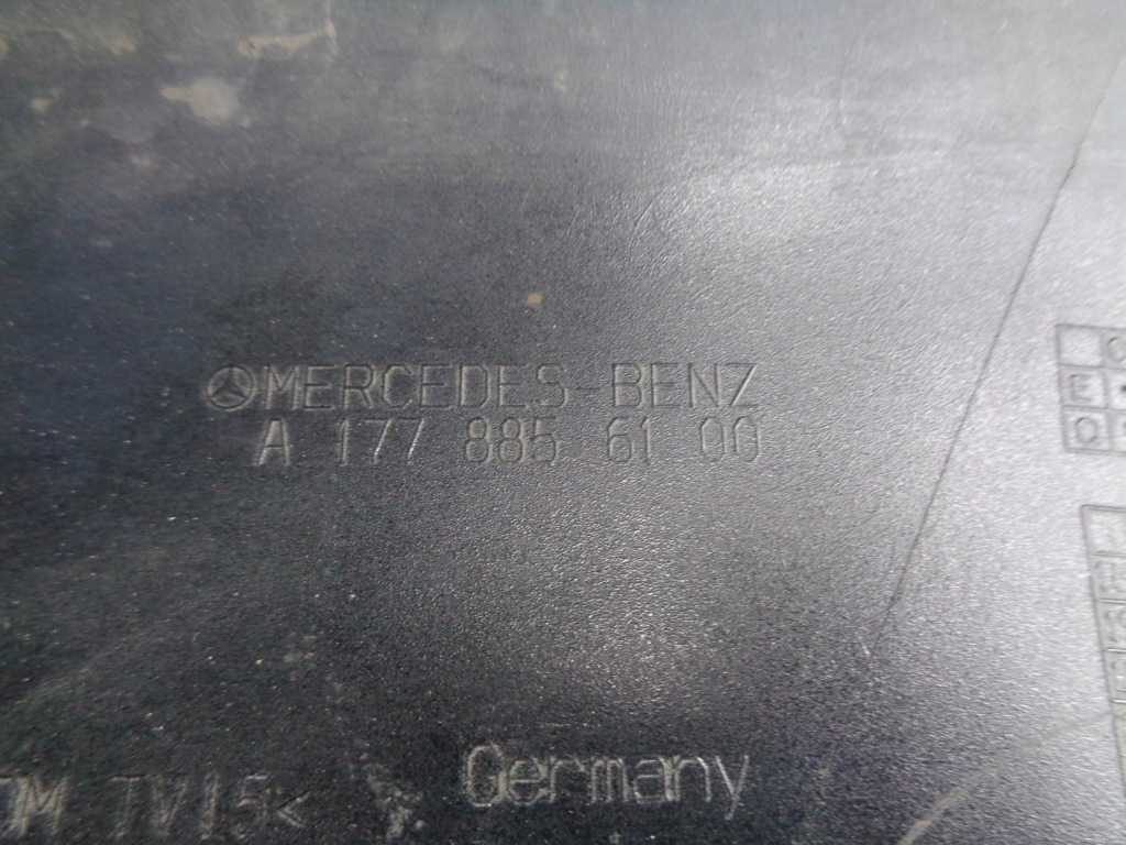 Бампер перед передній mercedes a-klasa w177 amg Зі Шроту