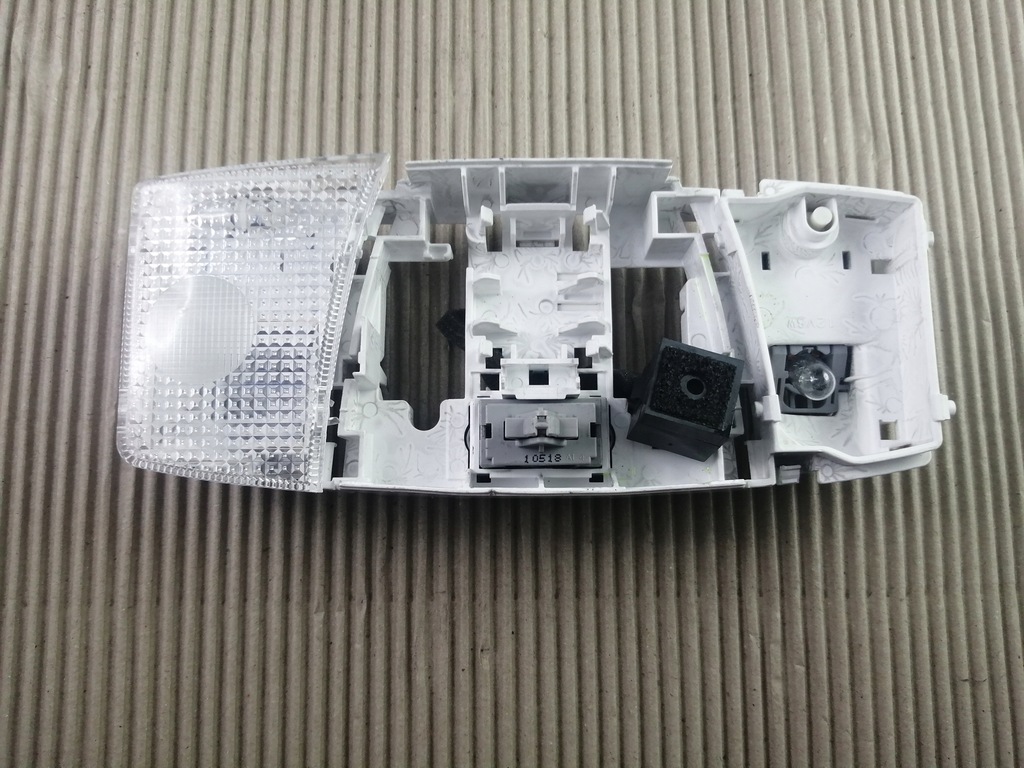 фото №1, Лампа потолочный nissan gt-r kb52b10723