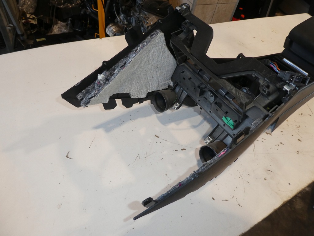 фото №7, Подлокотник туннель vw passat b7