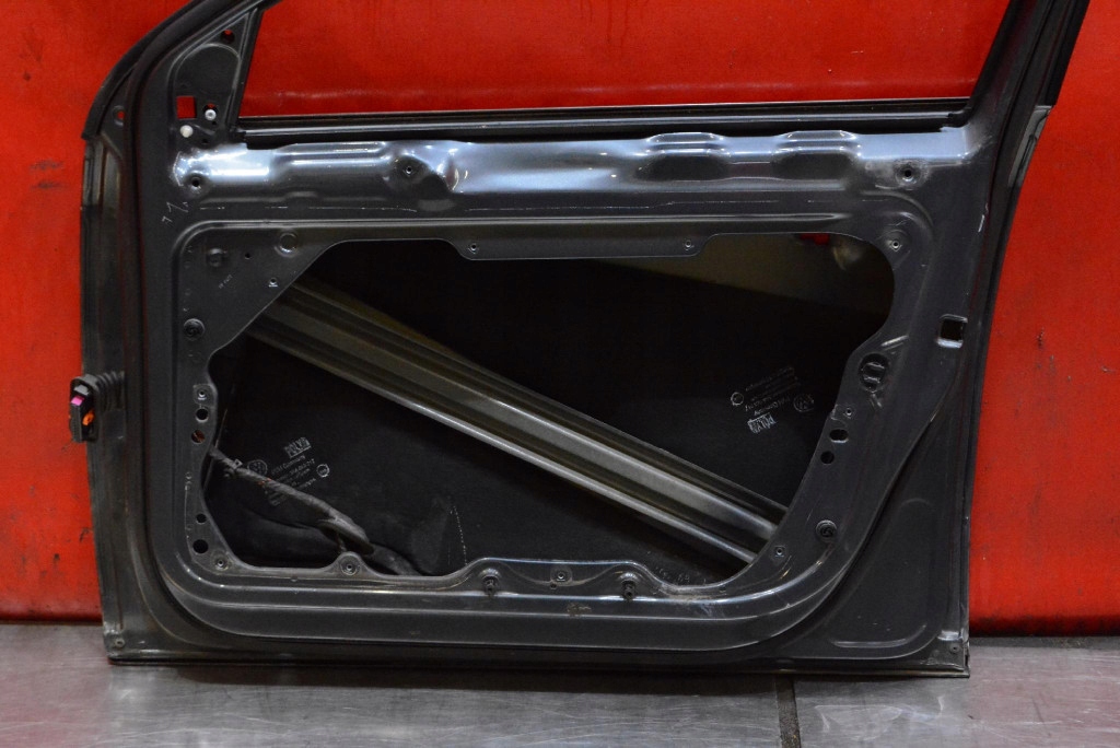 Дверь правое перед передние lk7x vw passat b7 универсал 10-15 Недорого