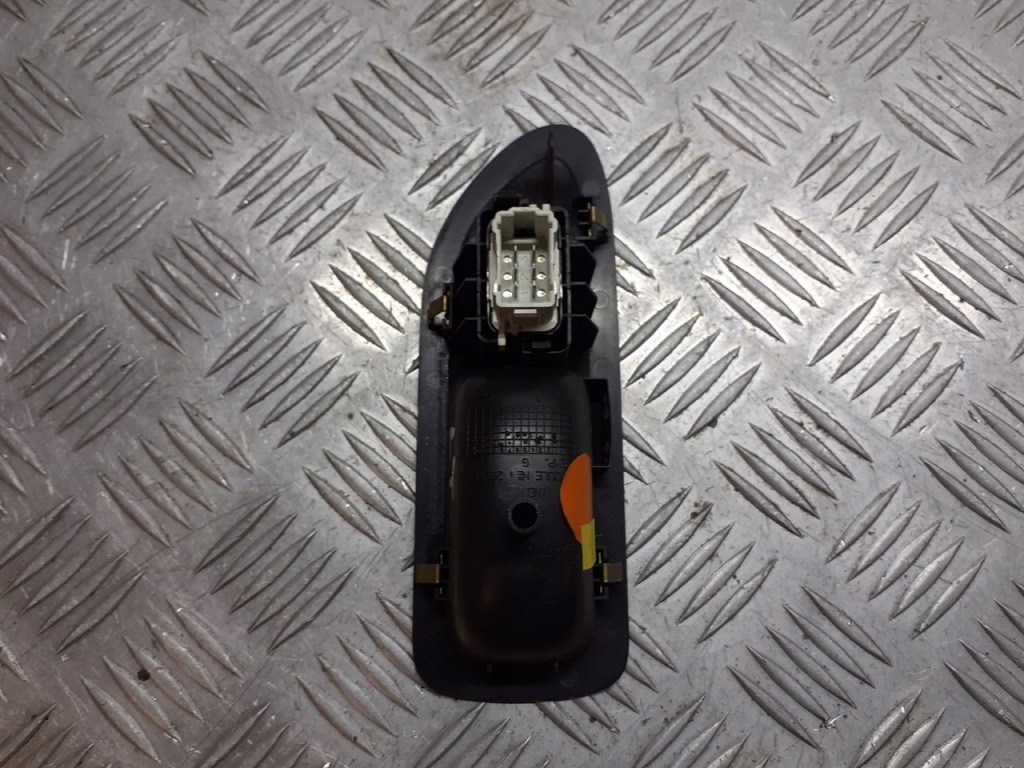 фото №2, Панель стекло левый задняя renault laguna ii 8200016013