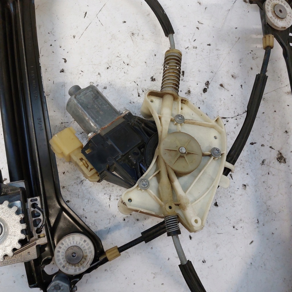 Maserati ghibli подъемник механизм стекло правый задняя + моторчик 670004635 Оригинал