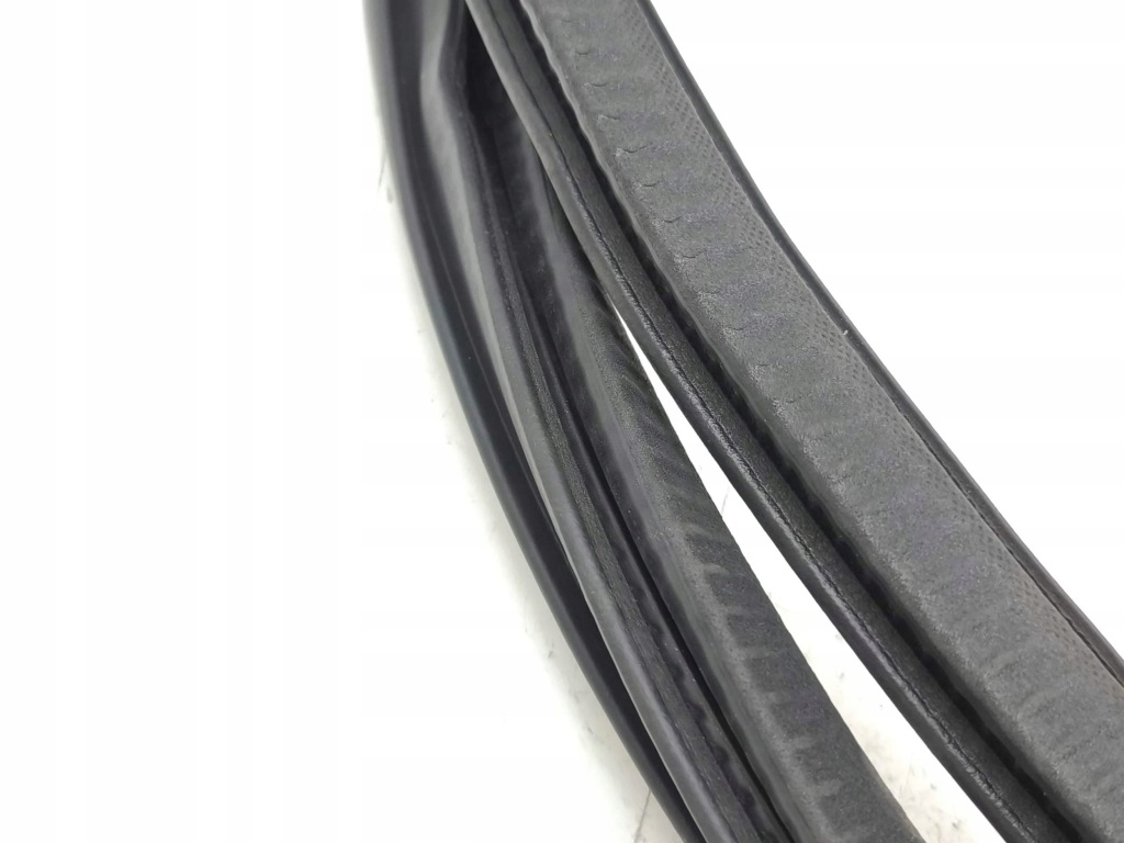 фото №8, Mercedes-benz eqa 2022 прокладка дверь задних