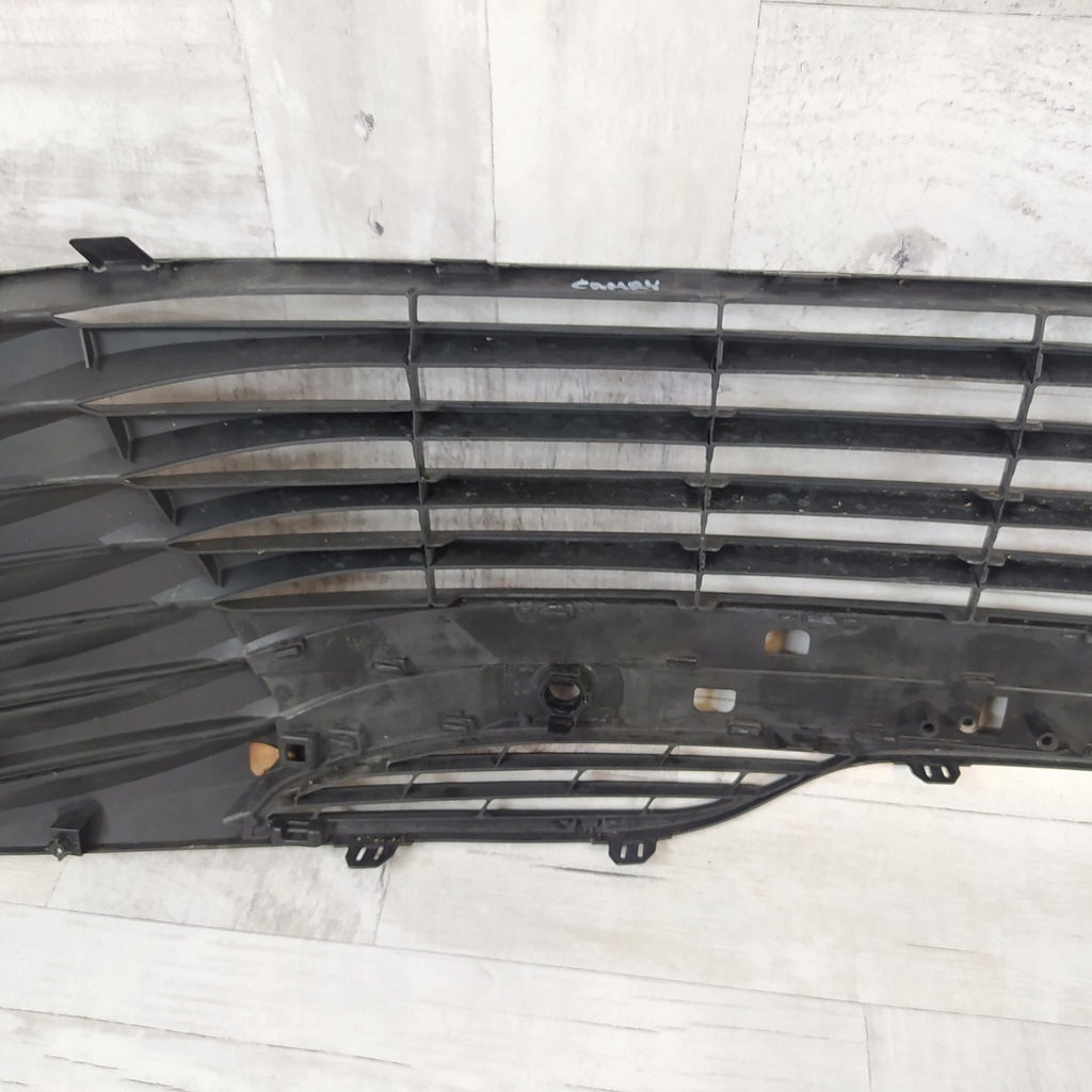 фото №10, Toyota camry viii решётка бампера перед передняя 53113-33020
