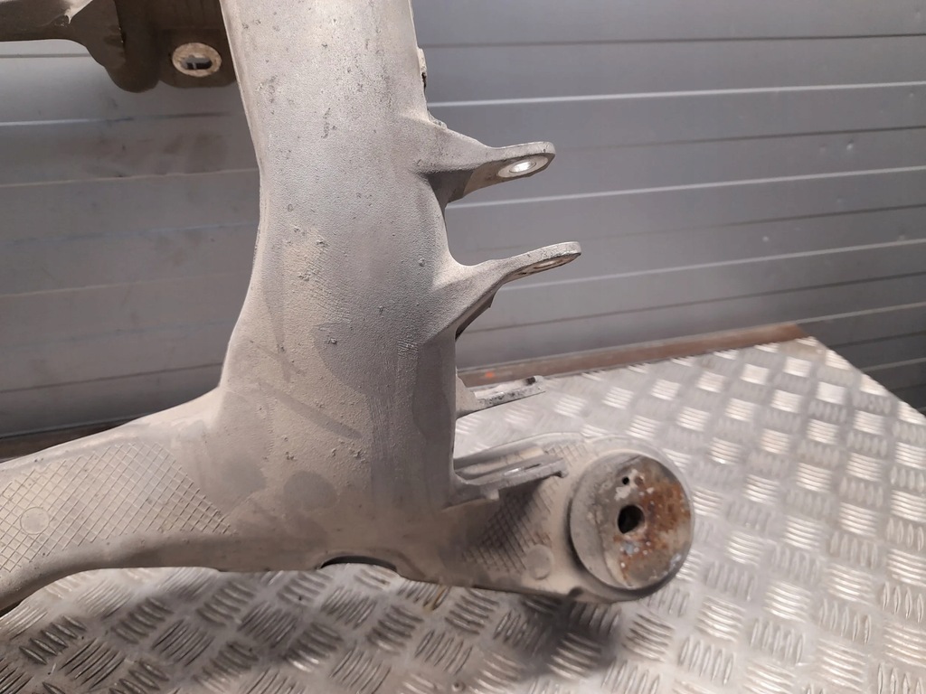 фото №7, Porsche panamera 970 97033105105 балка задні