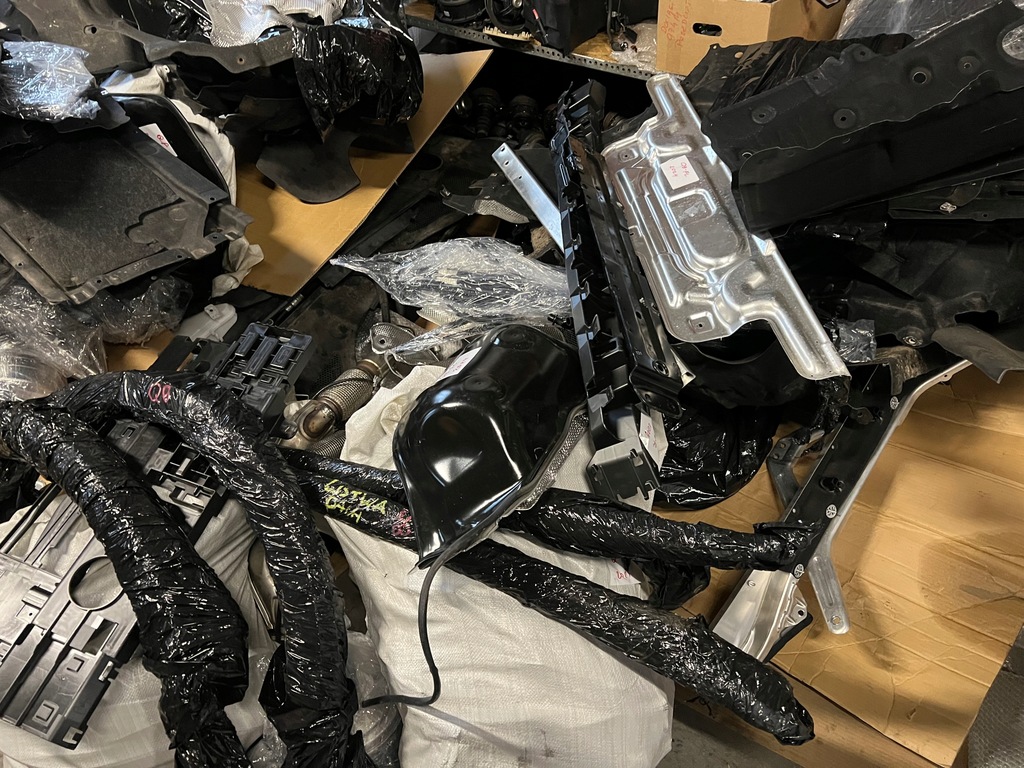 фото №10, Audi q8 4m8 2024 3,0 tdi facelift перед kompletny lift ly9t ls9r matrix