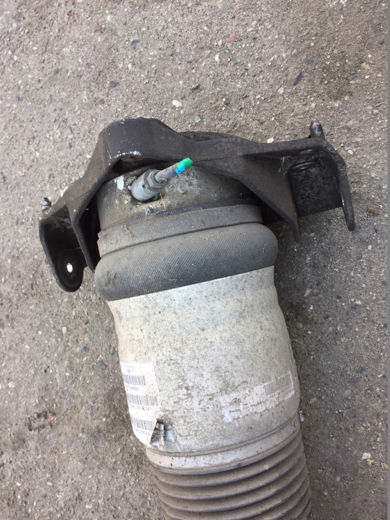 фото №4, Audi q7 4l амортизатор правый перед 7l8616040b