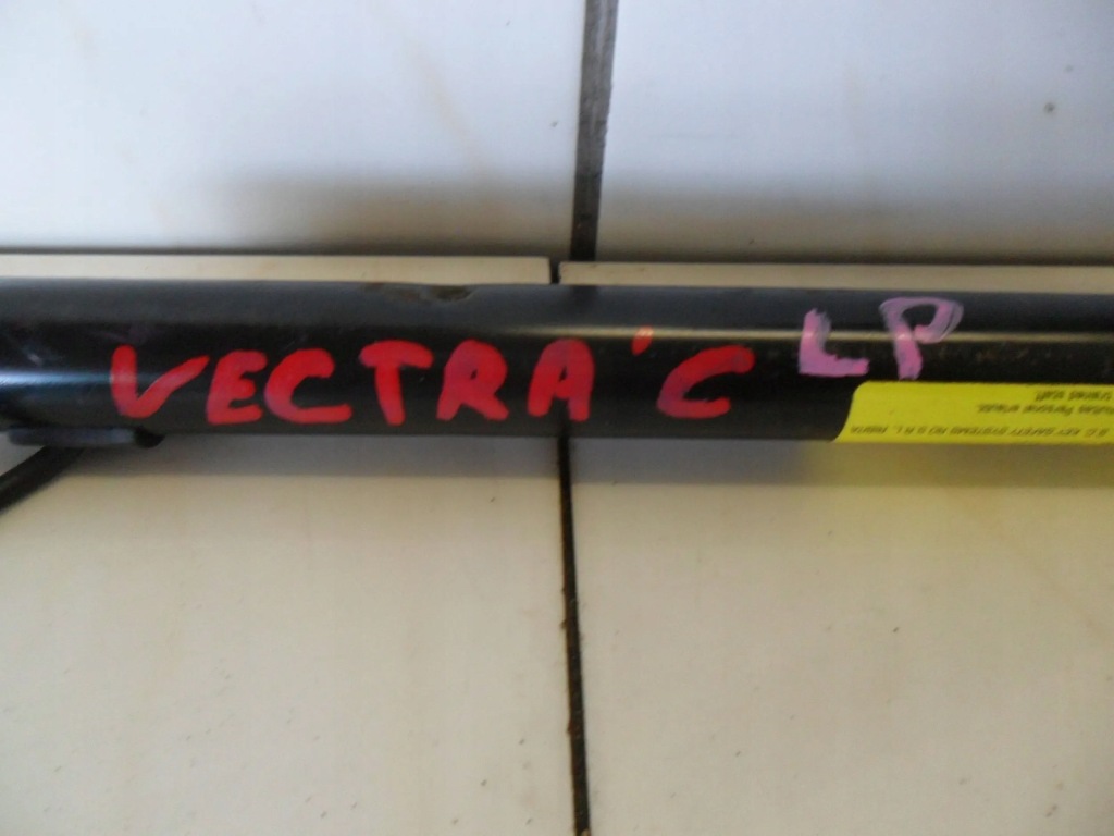 Купити Opel vectra c 06 рестайлінг  натягувачі ременів лівий правий перед комплект 13127943f