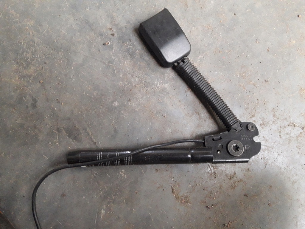 фото №1, Ford fusion клипса ремней правый перед