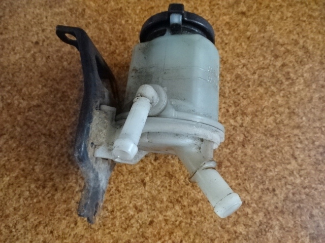 фото №1, Toyota hilux 07r бачок усилителя