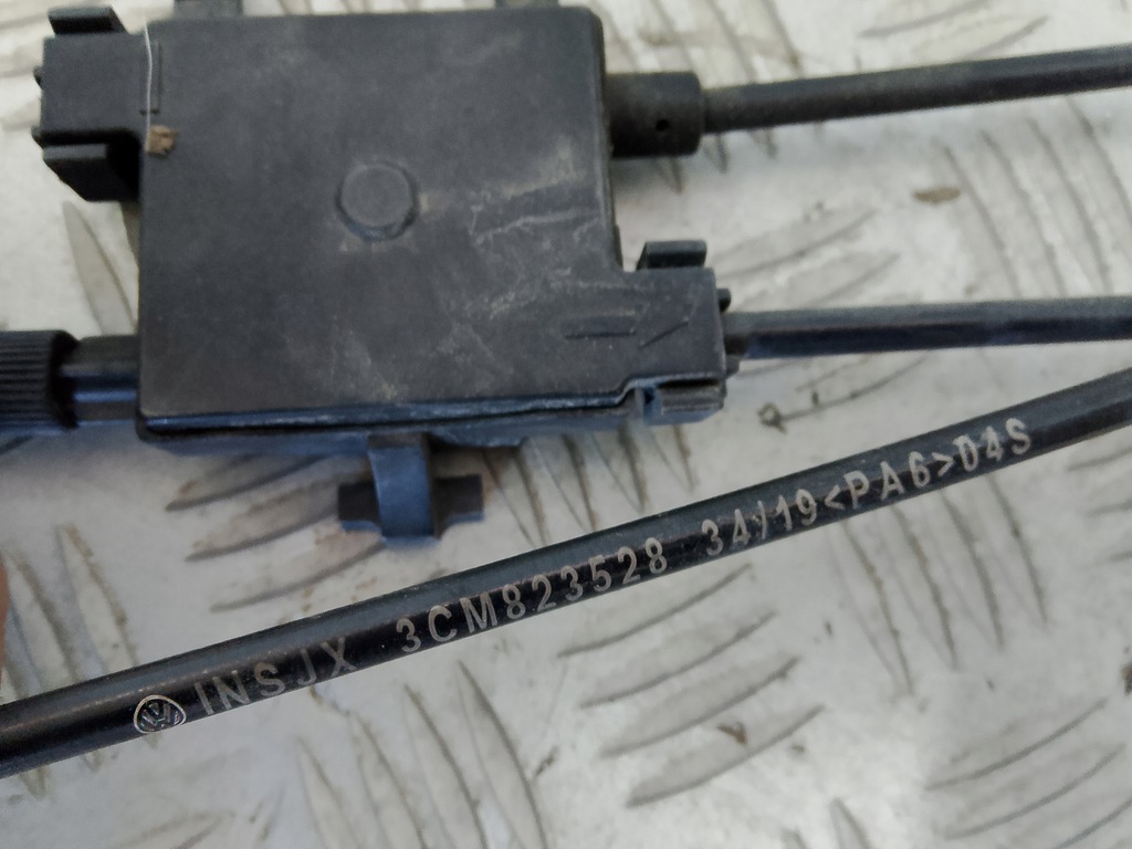 фото №5, Vw atlas cross lift 2021 тяга замок капот правый левый комплект 8s0823509