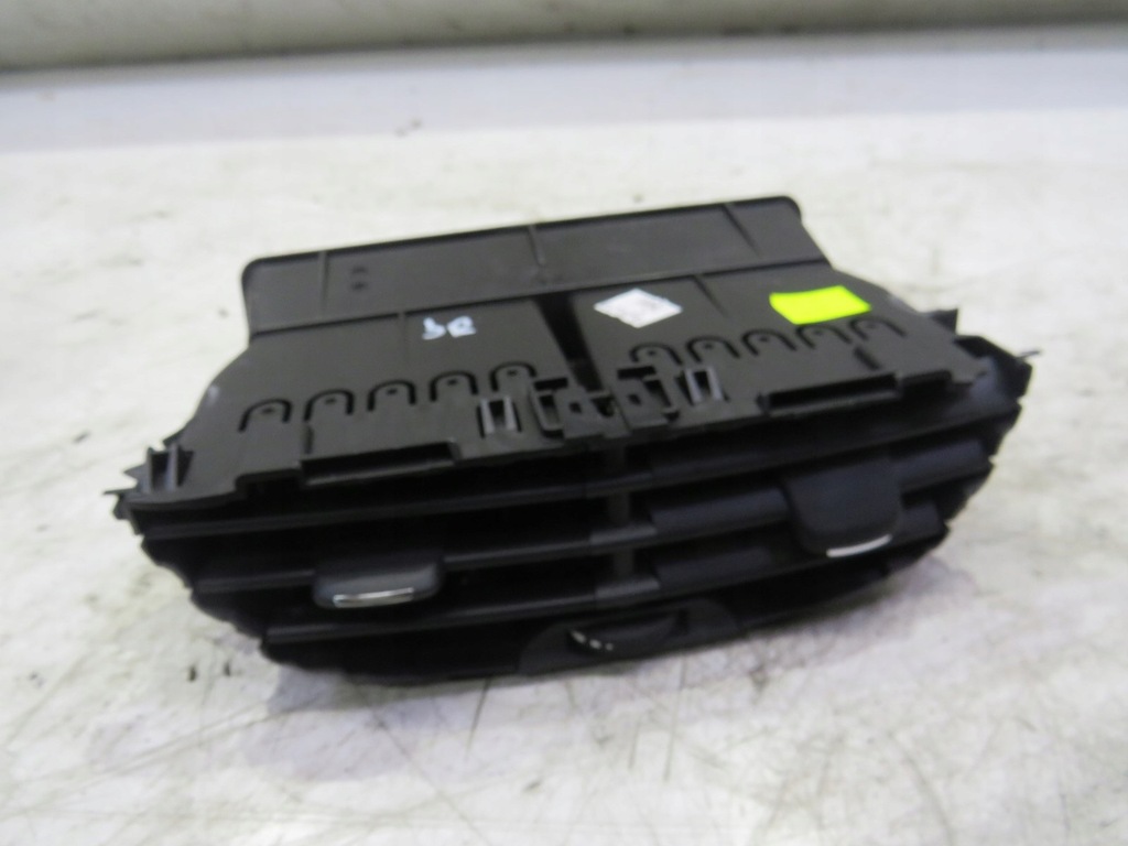 фото №1, Решётка обдув средняя peugeot 2008