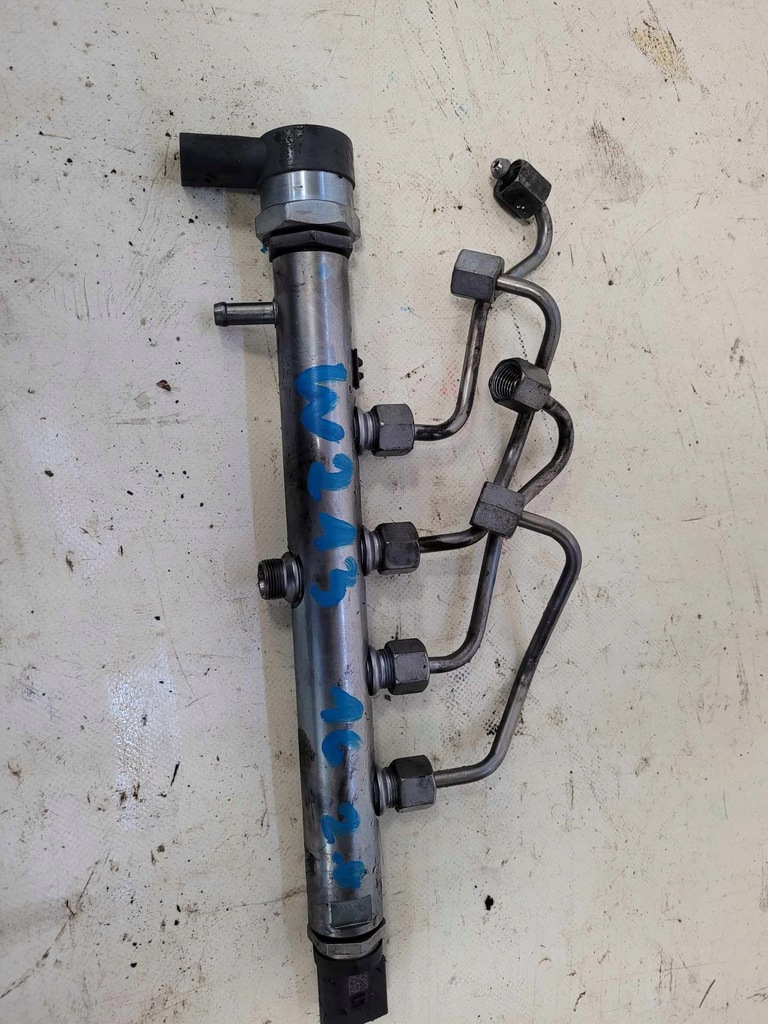 фото №1, Молдинг упорскування mercedes w213 2.0 cdi a6540700095