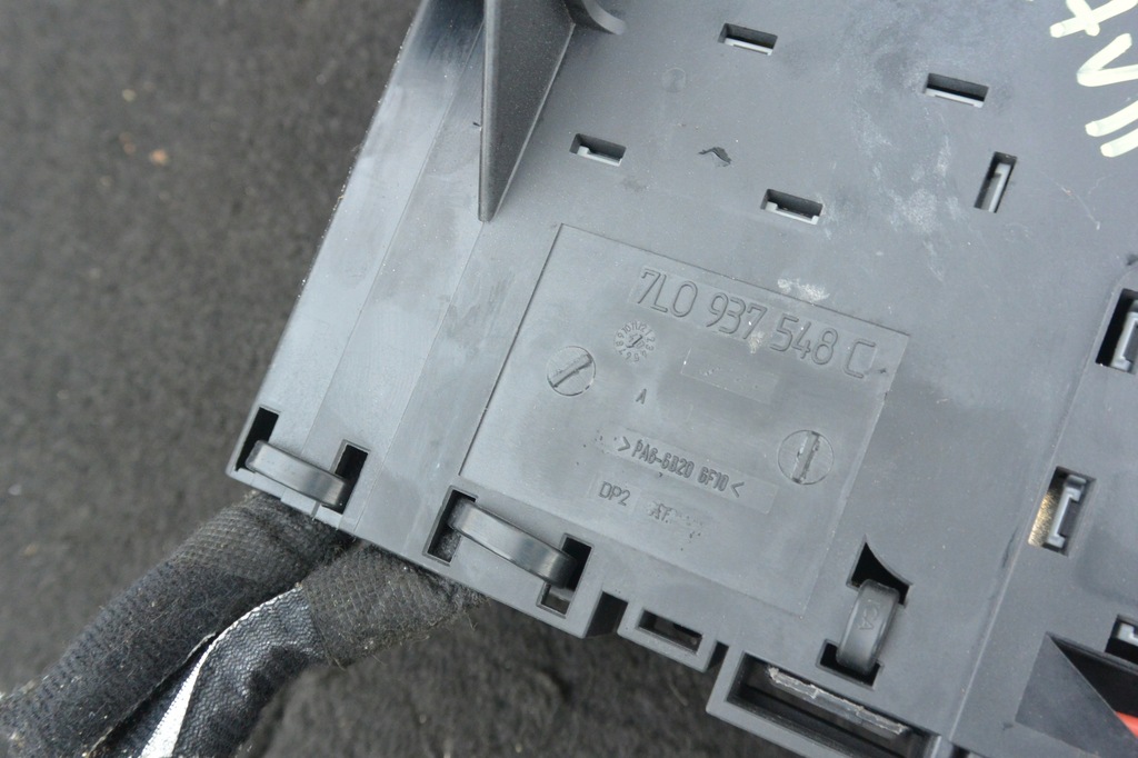 фото №10, Коробка предохранителей корпус audi q7 4l touareg 7l