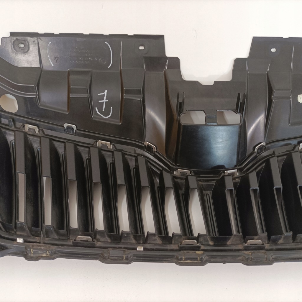 фото №11, Skoda fabia iii lif решітка радіатора решітка радіатора бампера перед 6v0853653c