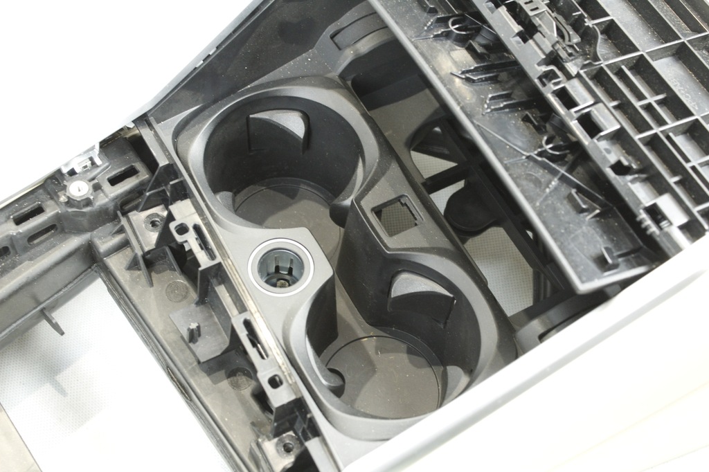 фото №10, Туннель средний подлокотник canberrabeige bmw g20