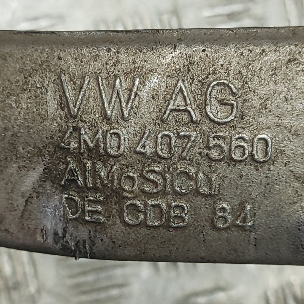 фото №8, Audi q8 2023 права сторона ступиця колеса передній