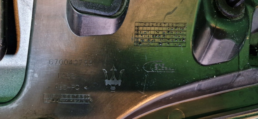 фото №5, Накладка крышки задний задняя молдинг maserati levante 670042733 2016r